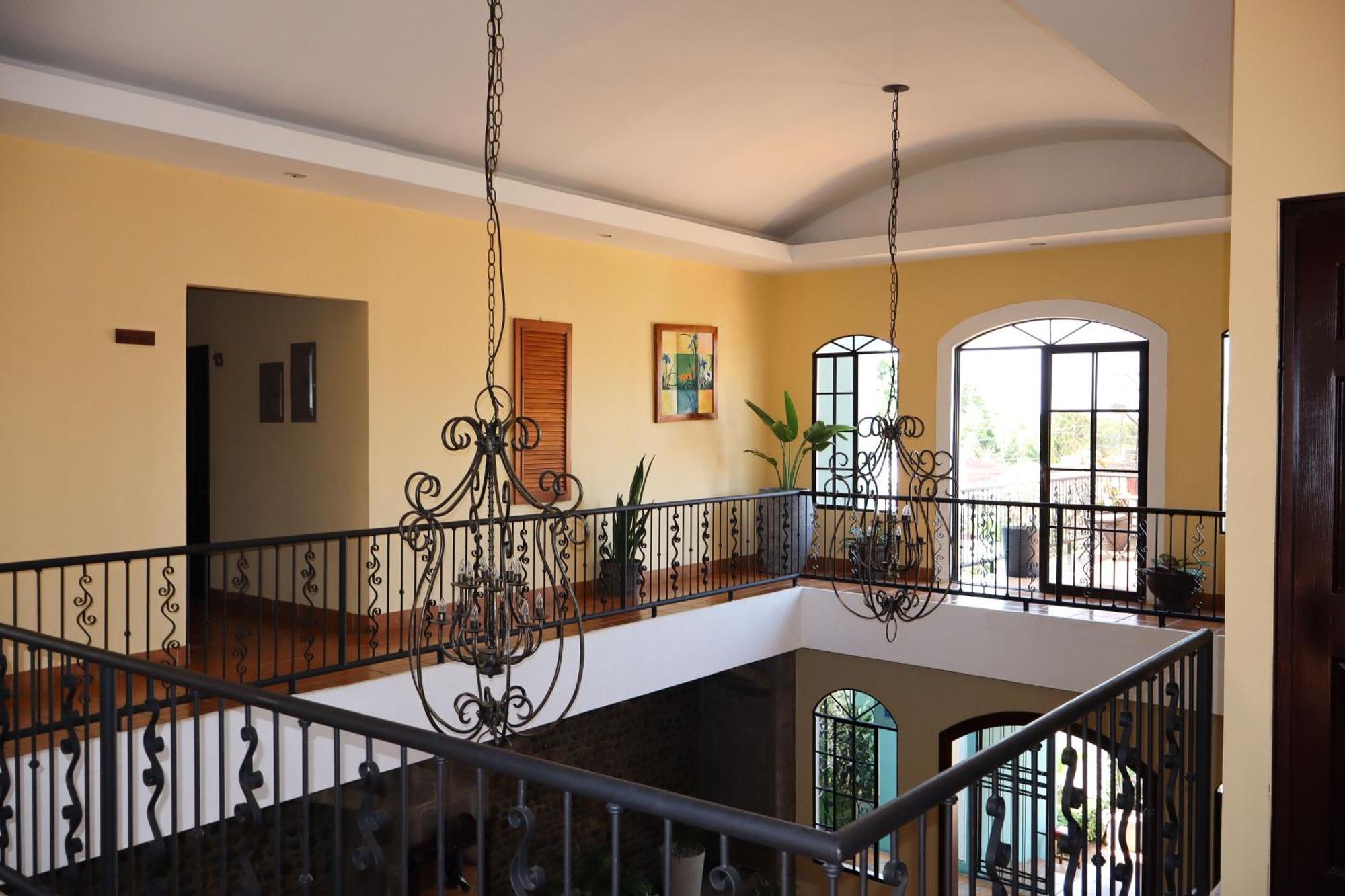 Hotel Leon Inn Dış mekan fotoğraf