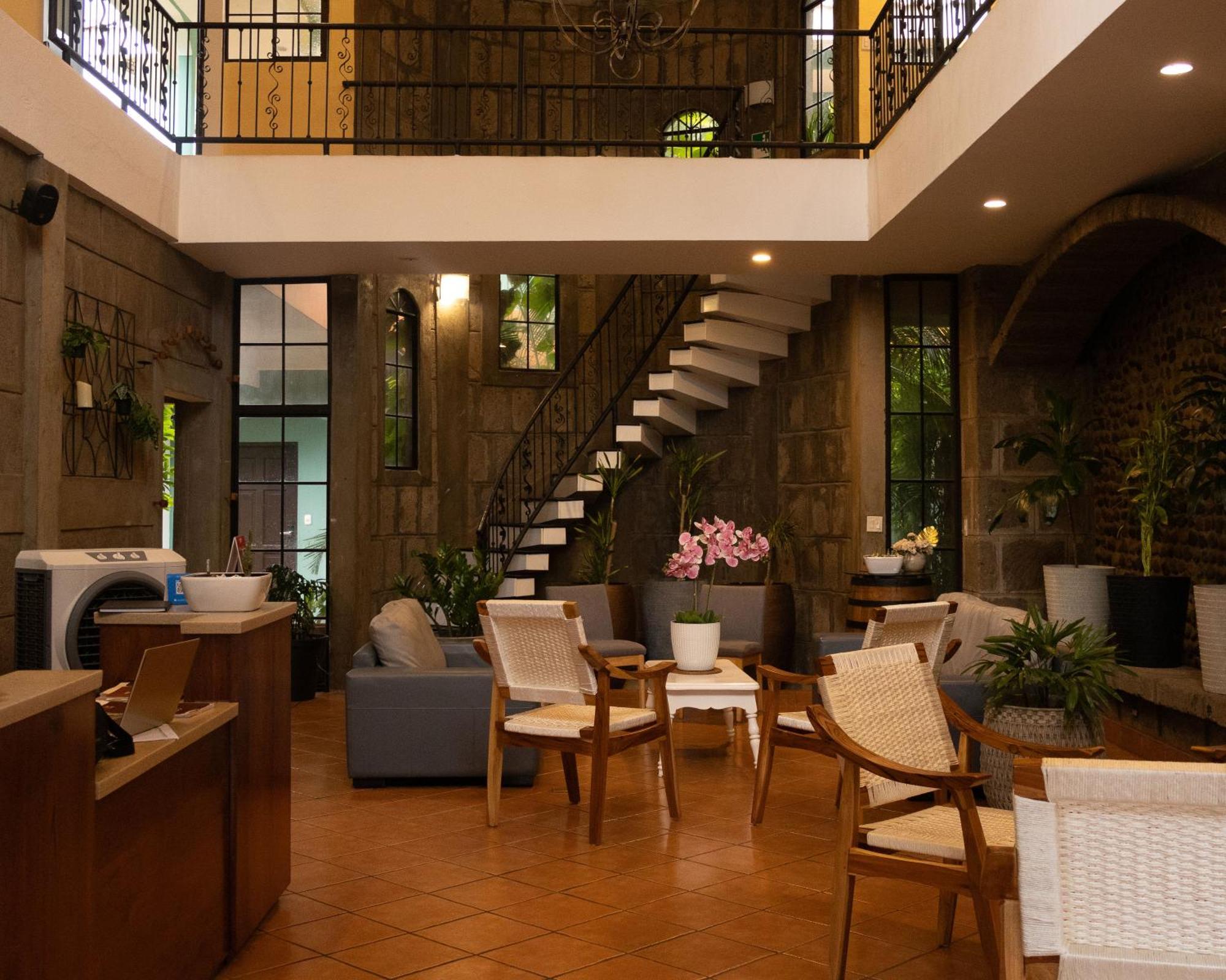 Hotel Leon Inn Dış mekan fotoğraf